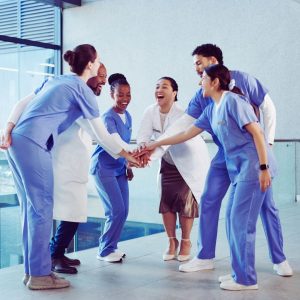 חברות סיעוד עובדים זרים – מה כוללים השירותים בפועל