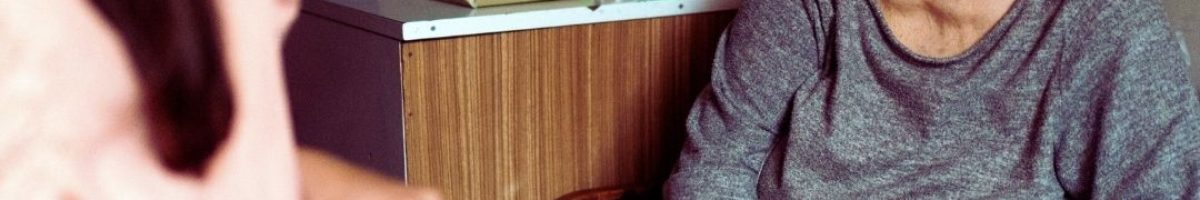 טיפול סיעודי בבית – מה חשוב לדעת לפני שמתחילים